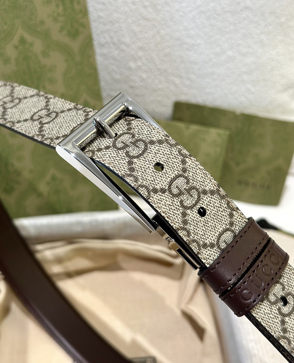 スーパーコピーグッチベルト背面デザイン